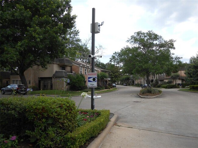 Building Photo - 9588 Doliver Dr