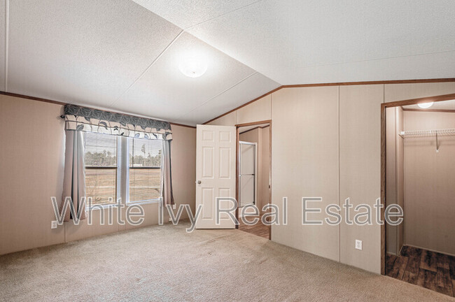 Building Photo - 995 Farm To Market Rd 3459