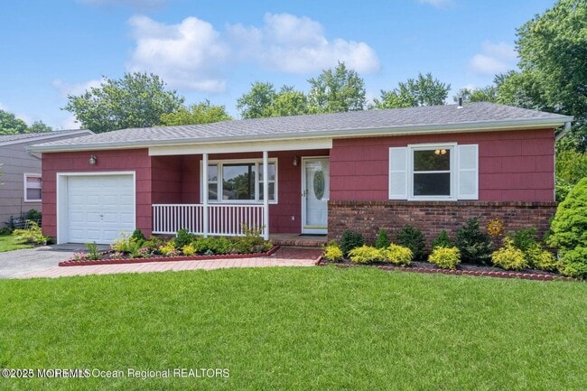 Primary Photo - 15 Westbrook Dr