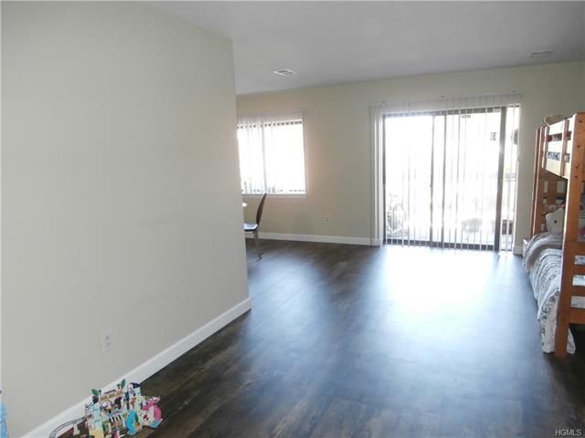 Building Photo - 705 Kennedy Dr