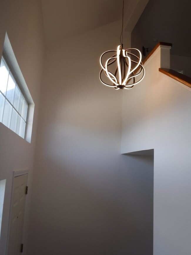 Building Photo - 826 Cally Ct
