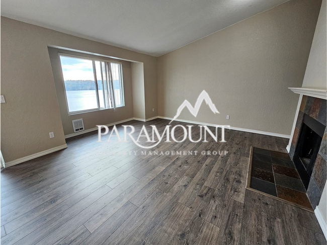 Building Photo - 2 Bed Condo with WATER VIEW! New flooring ...