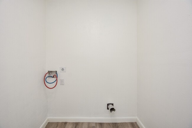 Building Photo - 3710 Dreyfus St