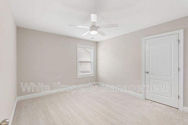 Building Photo - 541 Daventry Ct