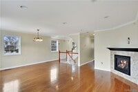 Building Photo - 5 Crosby Pl