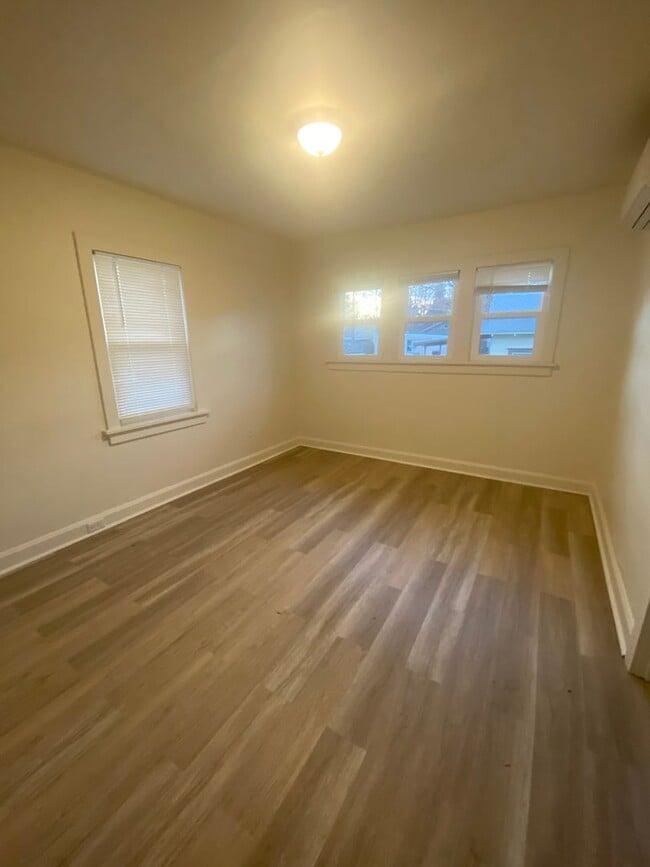 Building Photo - Non-Refundable & Security Deposit Total: $1150.00