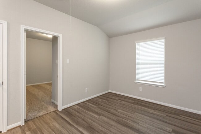 Building Photo - 6915 Lebec Dr