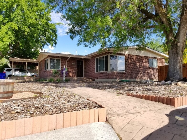 Building Photo - 1615 S 50 W
