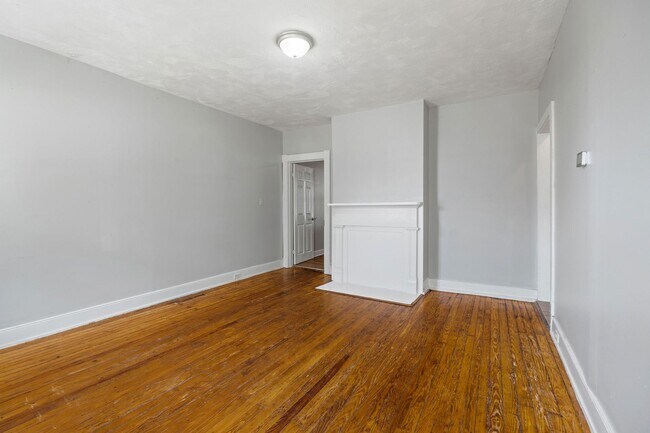 Building Photo - PRICE DROP on 3 Bedroom/1.5 Bath Northside Home ***Available NOW***