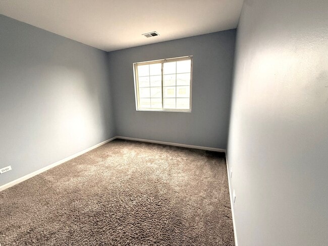 Building Photo - 2279 Reflections Dr