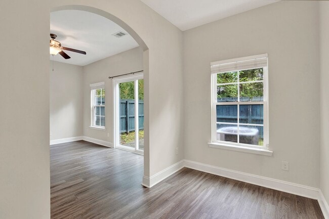 Building Photo - Townhome for Rent