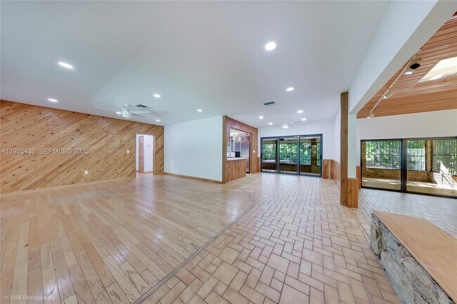 Building Photo - 6290 SW 86th St