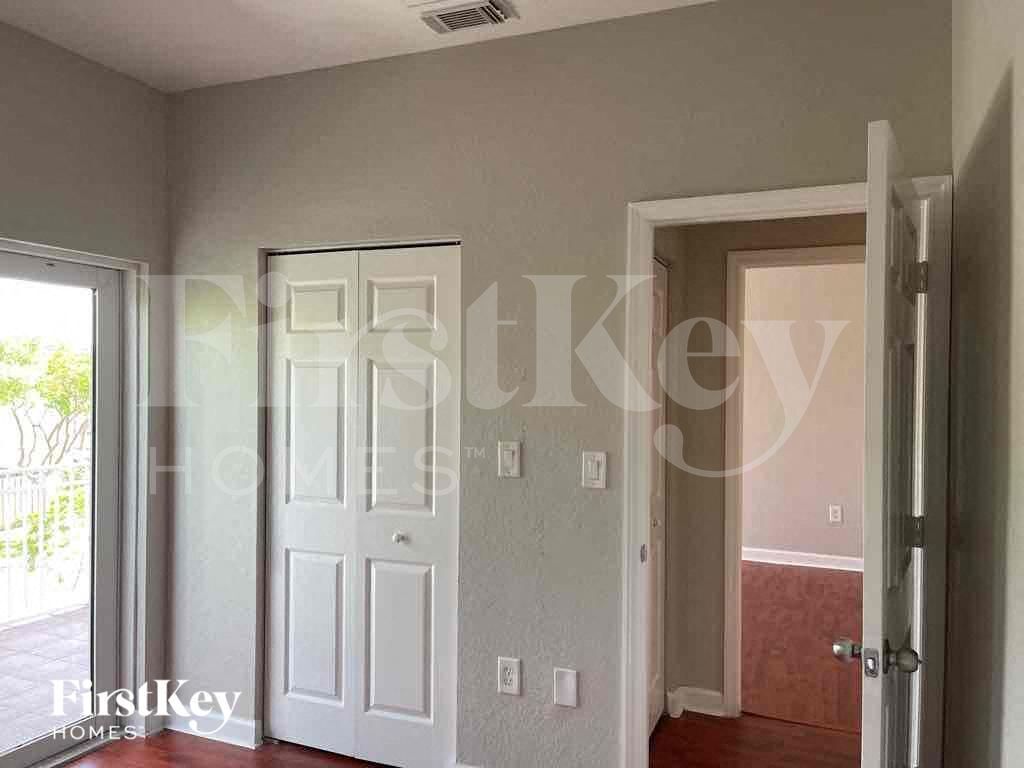 Building Photo - 3143 NE 4th St