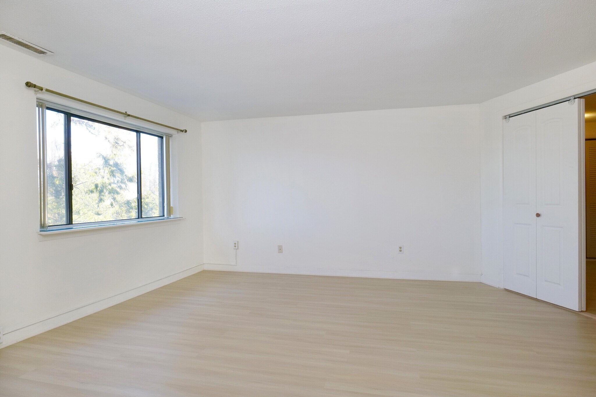 Building Photo - 159 Concord Ave