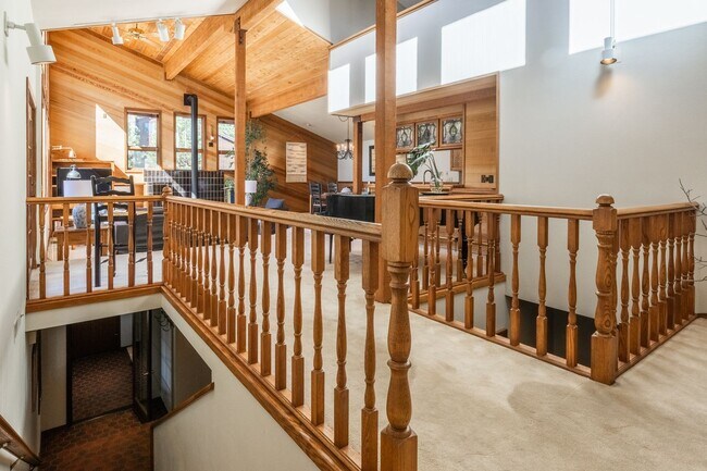 Building Photo - 283 Monterey Pine Rd