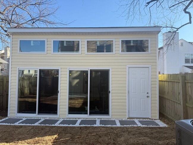 Building Photo - BeautifullyTownhome in Sought-After Indian Lakes * Ask Abut Our Zero Deposit*