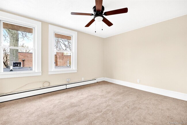 Building Photo - 98 S Main St