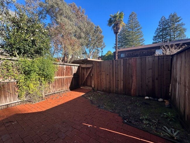 Building Photo - Idyllic Loft-Style Townhome Near Downtown Lafayette with Private Patios & Top Schools