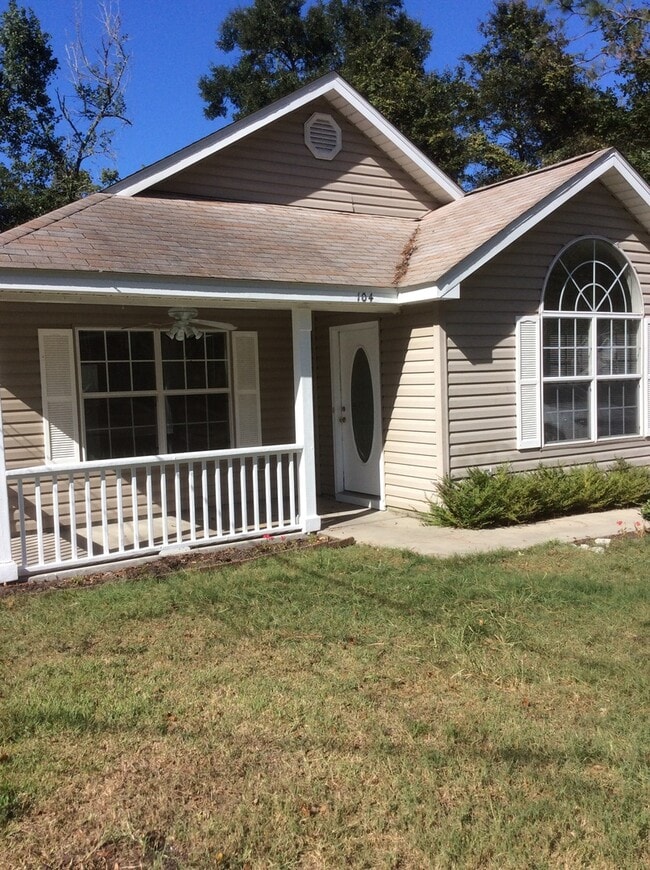 Building Photo - 3 Br House for Rent with Carport and Shed