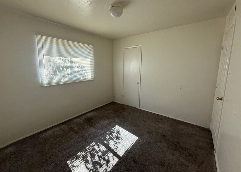 Building Photo - 1401 E Lee St