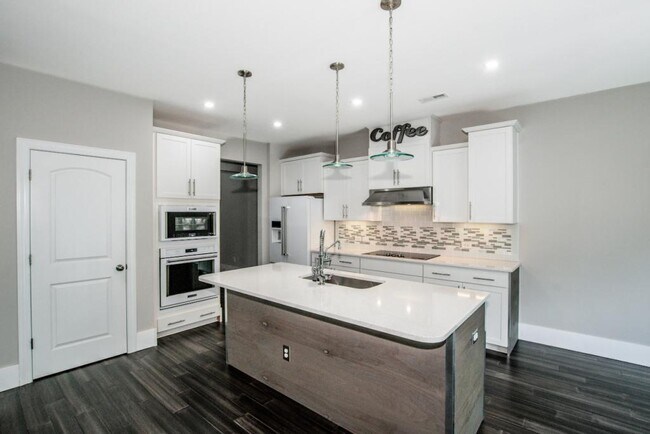Building Photo - 6120 Durango Way