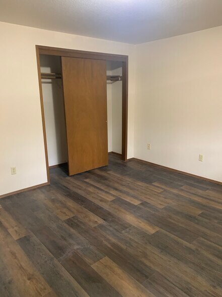 Building Photo - 107 La Villa Dr