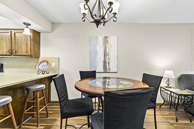 Building Photo - 214 Metz Dr