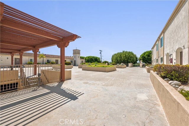 Building Photo - 120 S Francisca Ave