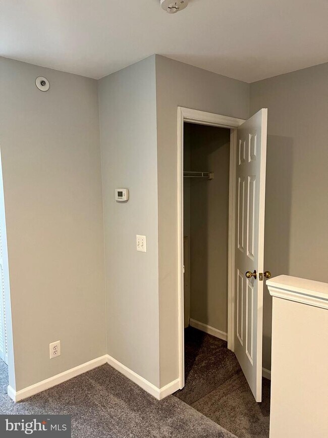 Building Photo - 5705 Chapman Mill Dr