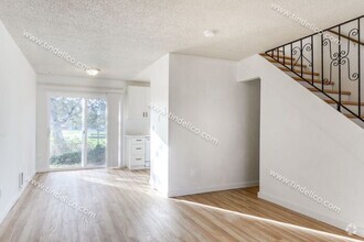 Building Photo - Wonderful Home in Beaverton With Off Stree...