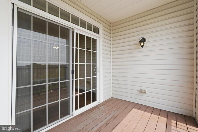 Building Photo - 9202 Charleston Dr