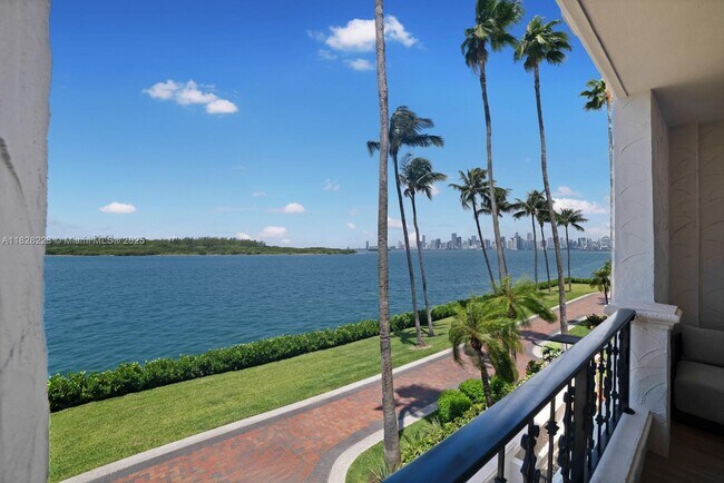 Building Photo - 2424 Fisher Island Dr