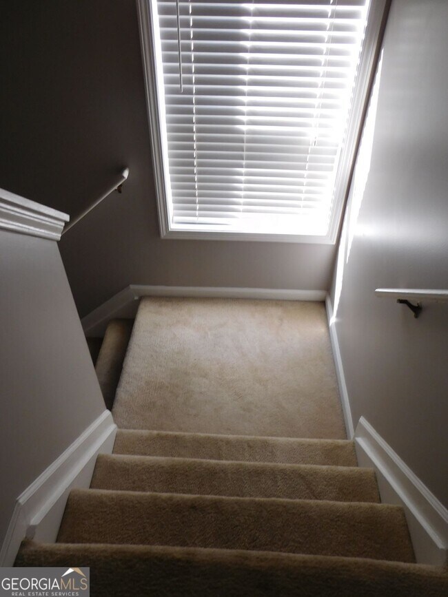 Building Photo - 566 Pond Lillies Rd SE