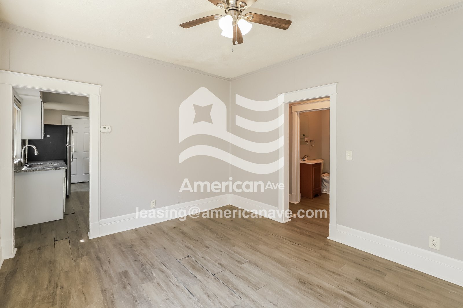 Building Photo - 3211 E 30 Terrace