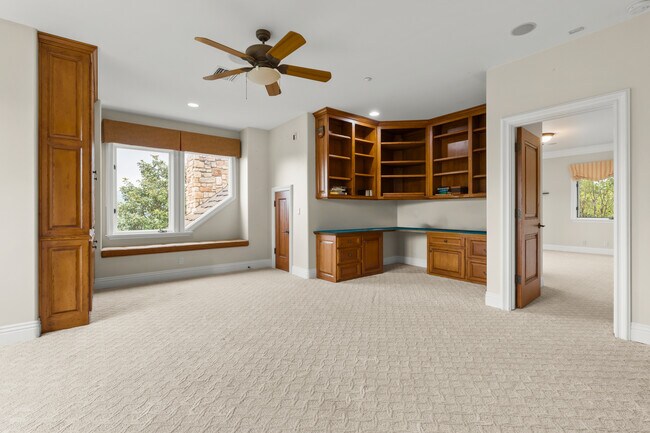 Building Photo - 3243 Calle De Debesa