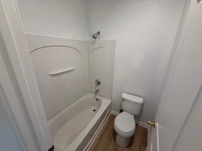 Building Photo - 3-Bedroom Townhome in Central Richmond Near Richmond BART Station