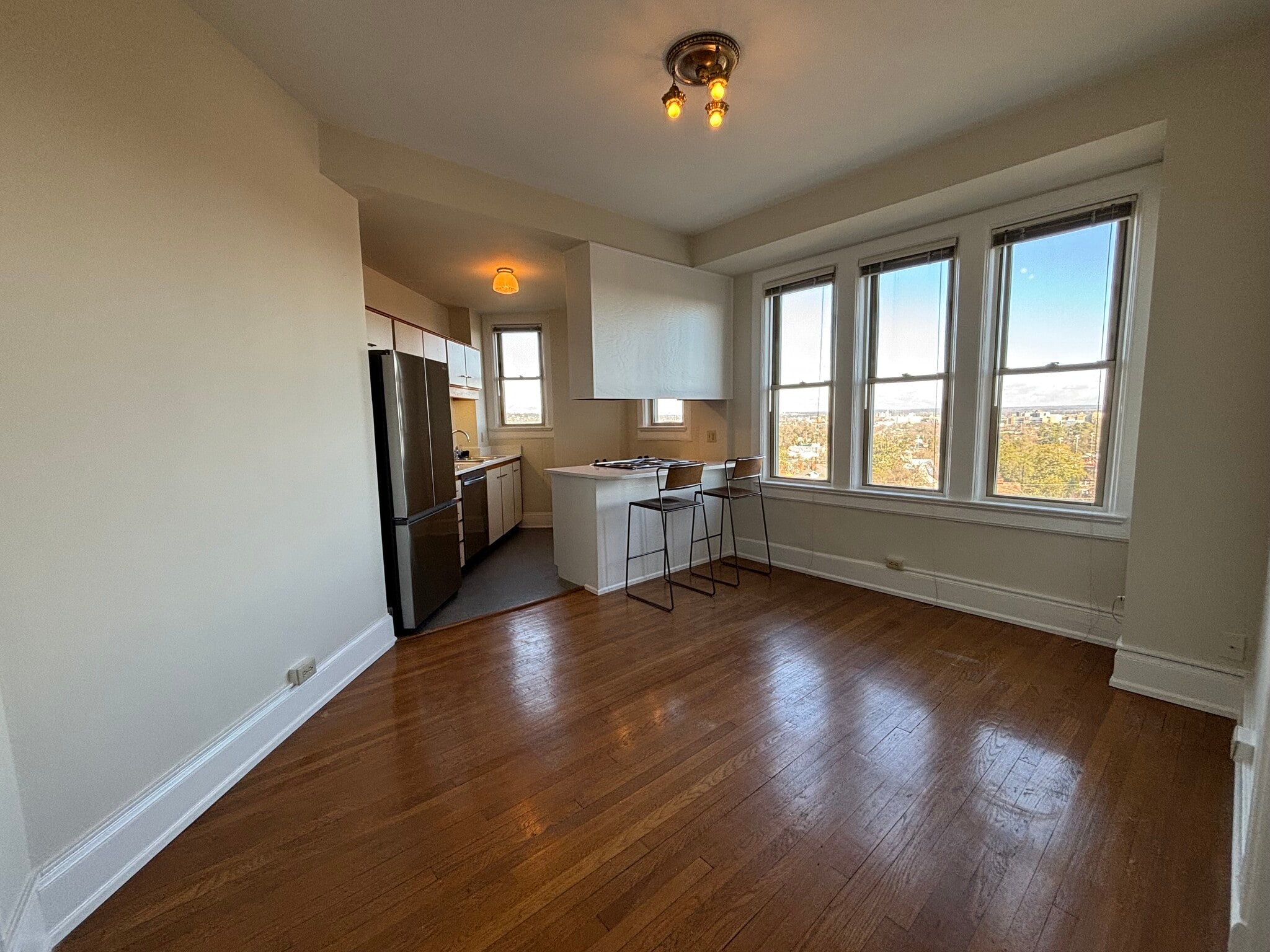 Building Photo - 2068 Walton Way