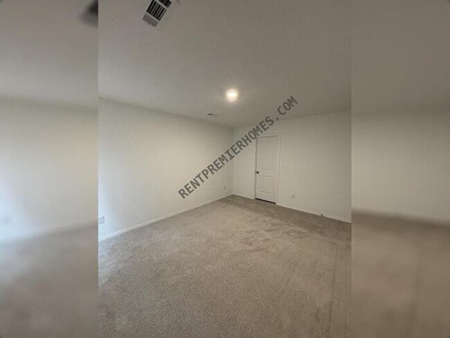 Building Photo - 250 Sarah Alyse Ln