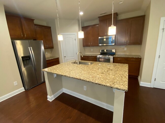 Building Photo - AVAILABLE NOW!-BUNGALOW STYLE HOME -JUST B...