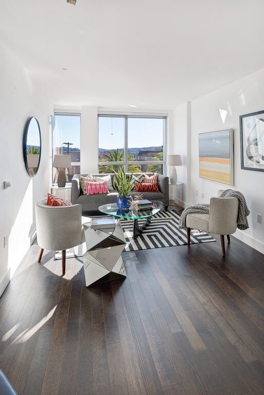 Building Photo - 8 Buchanan St