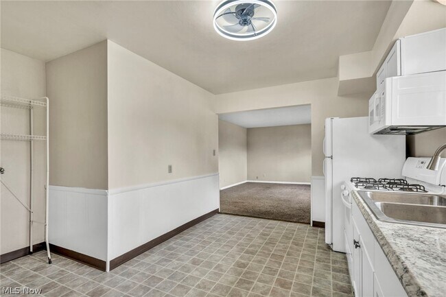 Building Photo - 15 Filmore Ave