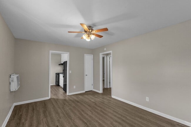 Building Photo - Cozy 2 bedroom in West Columbia comfort and convenience (($250.00 off first months rent)) July sp...