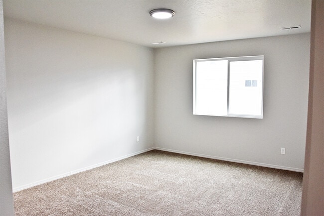 Building Photo - 17680 N Pegram Way