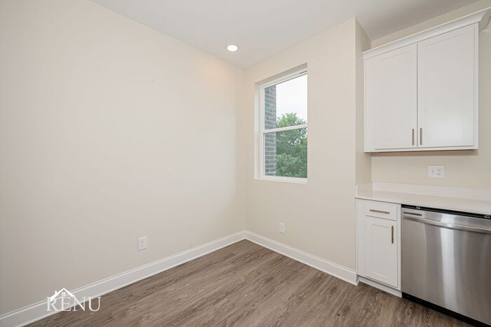 Building Photo - 5777 Sofias Cir