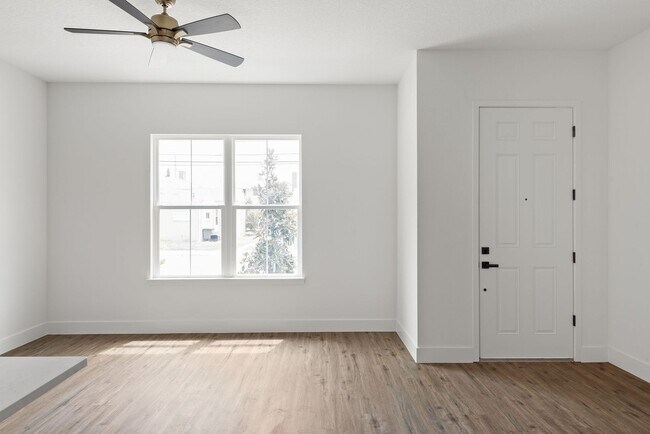Building Photo - BRAND NEW!! 3 bedroom 2.5 bath Daytona Bea...