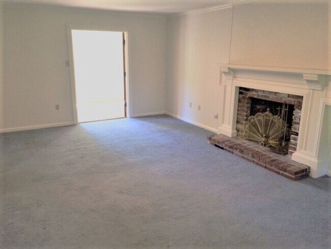 Building Photo - 7656 Rienzi Blvd