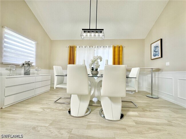 Building Photo - 3639 Kent Dr