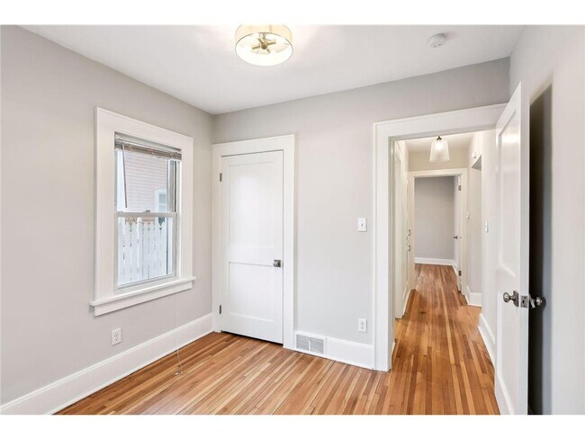 Building Photo - 238 8th Ave N