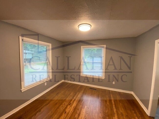 Building Photo - Park Hill Updated 4 bedroom