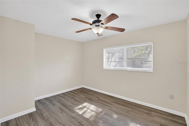 Building Photo - 311 NE 5th St